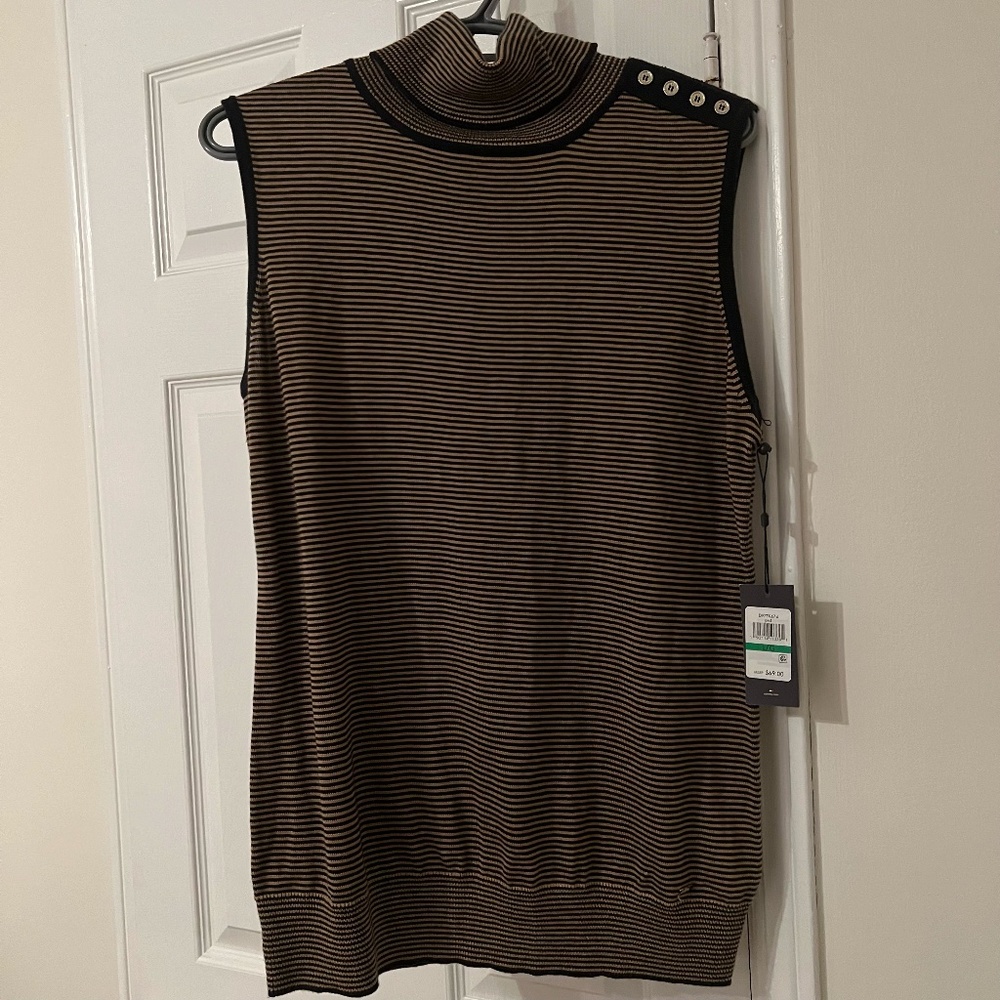 Two colour sleeveless turtleneck sweater vest